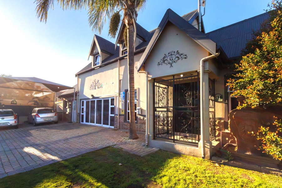 4 Bedroom Property for Sale in Goedehoop Western Cape